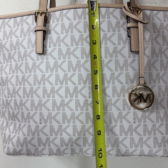 (B7) Michael Kors Monogram Logo Large Tote Bag in Caramel. - Picture 9 of 16